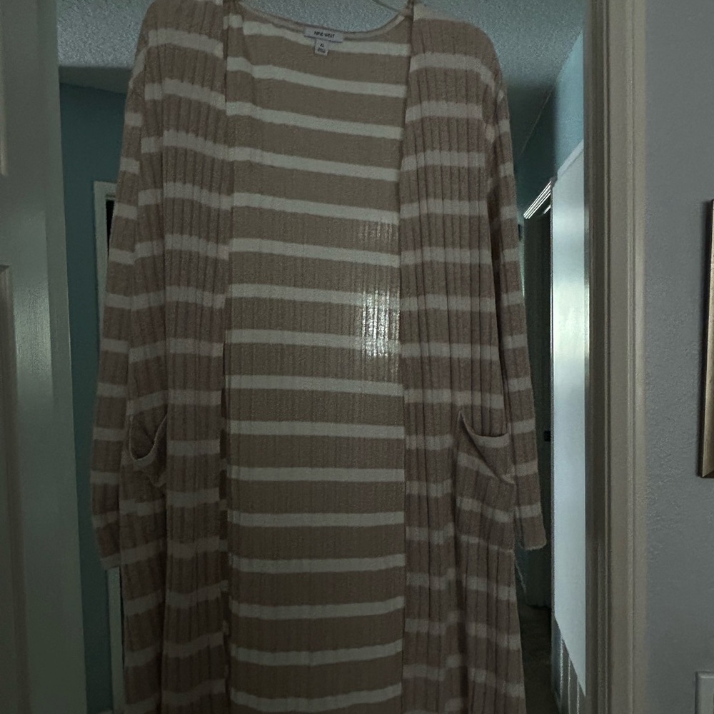 Cream/beige and white striped cardigan with pockets #stripes